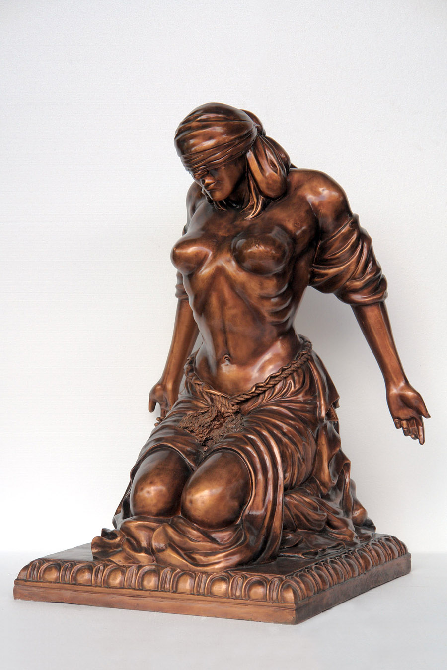 Fiberglass Kneeling Lady 4.5ft. / Bronze Finish - Click Image to Close