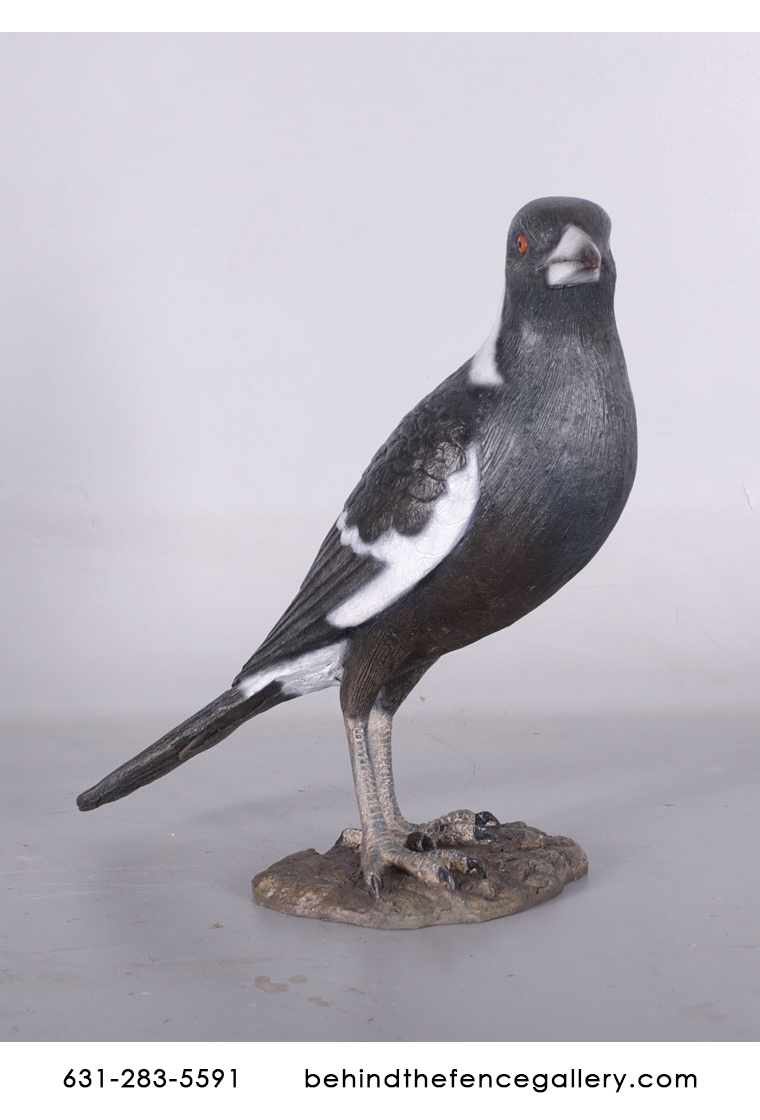 Magpie Bird Statue - Click Image to Close