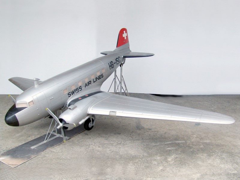 Model DC-3 Airplane - Click Image to Close