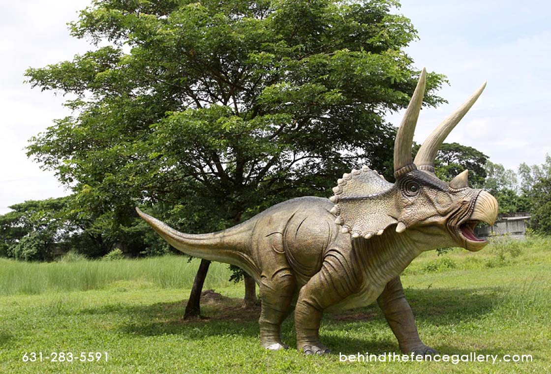 Giant Triceratops Statue - Click Image to Close