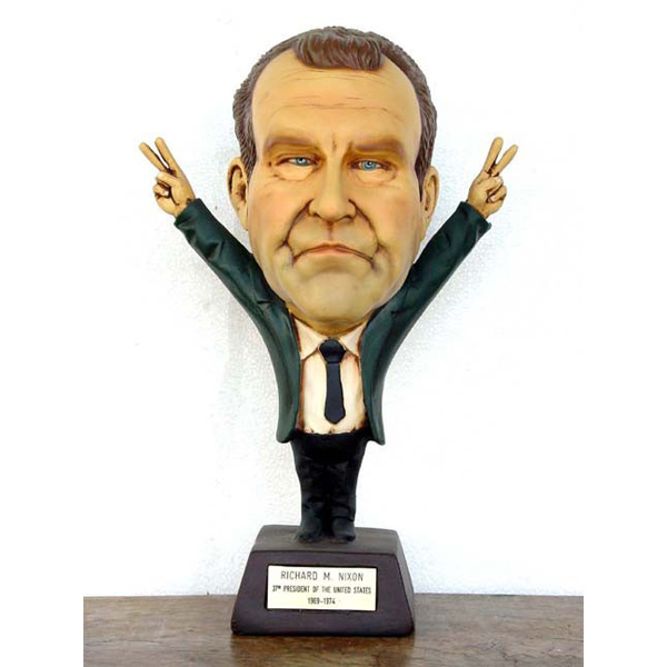 Richard Nixon Statue - Click Image to Close